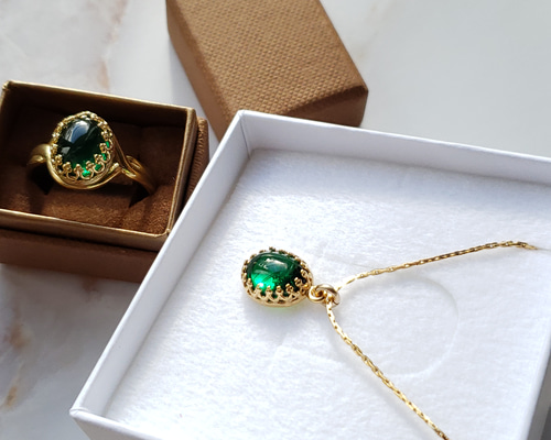 【天然エメラルド】豪華3点セット・リング・ネックレス・ピアス／鑑定書付き EMERALD｜エメラルド | 京セラジュエリー オンラインストア