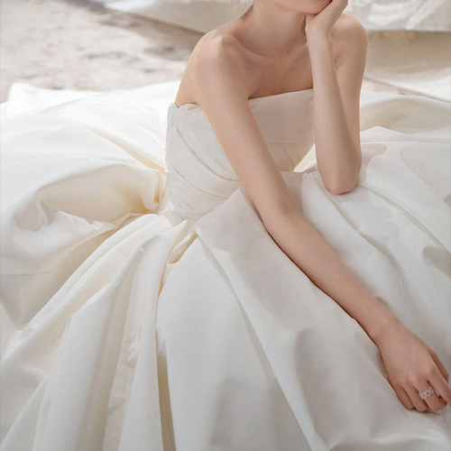 値下げ【新品】ウェディングドレス チューブトップ サテン生地 サテン ベアトップ Aラインドレス（W320）