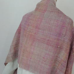 手紡ぎ手織りのストール　桜の時期を先取りするピンク色 6枚目の画像