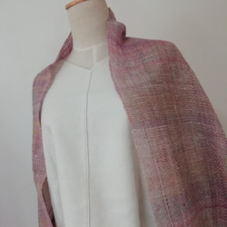手紡ぎ手織りのストール　桜の時期を先取りするピンク色 7枚目の画像