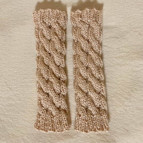 ハンドメイド作家 HITOTSUDAKE メロー アームウォーマー 茶色グレー AND WOOL｜手編み機で編んだ メリノウール・ケーブル編み アーム