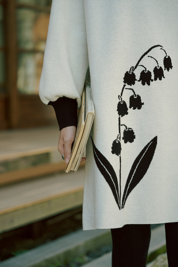 白底黑色花花 秋冬軟糯針織廓形寬鬆洋裝 新中式秋冬曡穿連身裙 第8張的照片
