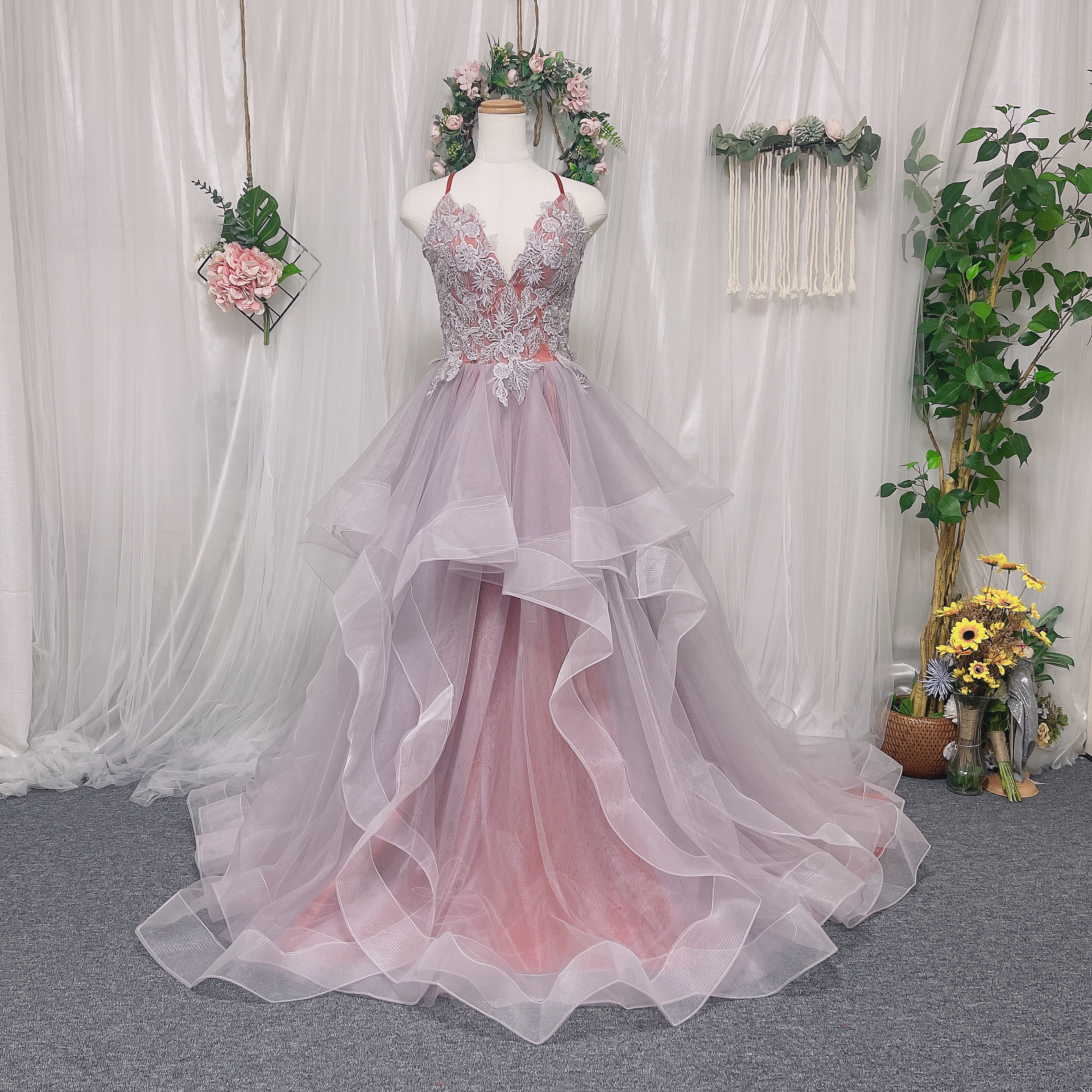 Vネック カラードレス ウェディングドレス 肩紐付き ビーズ付き 二次会 発表会 色変更可 28,258円