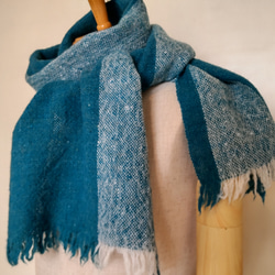 手紡ぎ手織り シェットランド 羊毛（ウール）ターコイズ白ラインマフラー 7枚目の画像