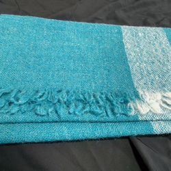 手紡ぎ手織り シェットランド 羊毛（ウール）ターコイズ白ラインマフラー 5枚目の画像