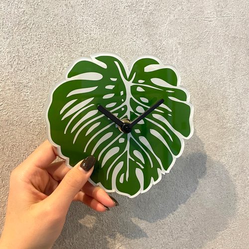 オリーブの葉♡大型掛け時計♡海外輸入完売品 モンステラ 壁掛け時計 wallclock ハワイ hawaii 葉っぱ 植物時計 癒し