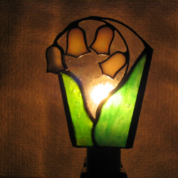 ステンドグラス　鈴蘭の明り取りランプ 5枚目の画像