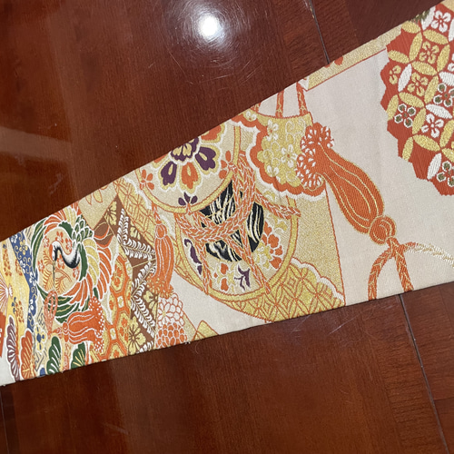 3048、3049、3050花嫁衣装の丸帯から作った豪華な刺繍のテーブル