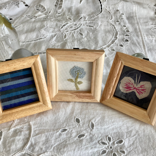 SOLD 北欧　ミナペルホネン　ファブリックフレーム　２点セット　　skip SOLD 北欧 ミナペルホネン ファブリックフレーム2点セット 白×ブルー