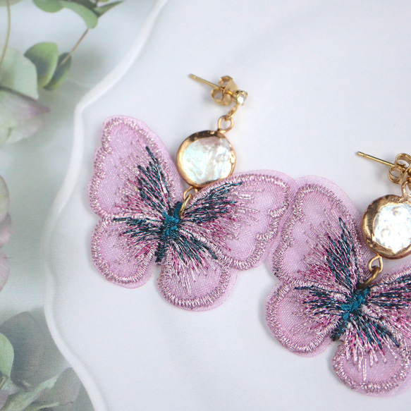 蝴蝶淡水珍珠粉色刺繡耳環金色 第5張的照片