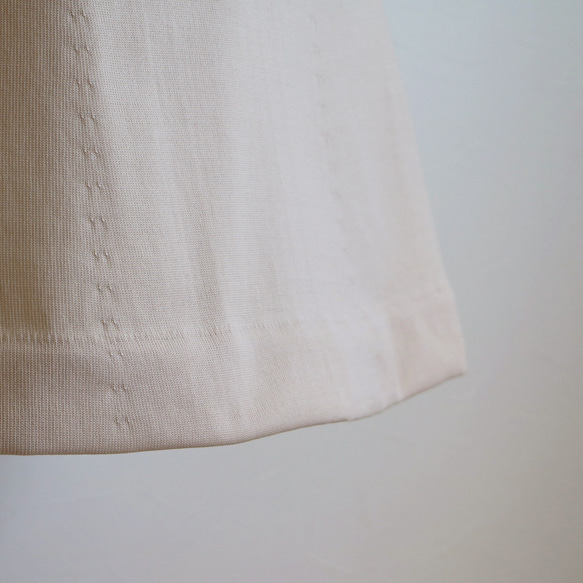 [優美線條剪影◎]珍珠袖口WHOLEGARMENT洋裝[米色] 第14張的照片