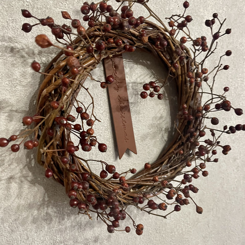 通年飾れるばらの実のクリスマスリース リース Akari 通販｜Creema  