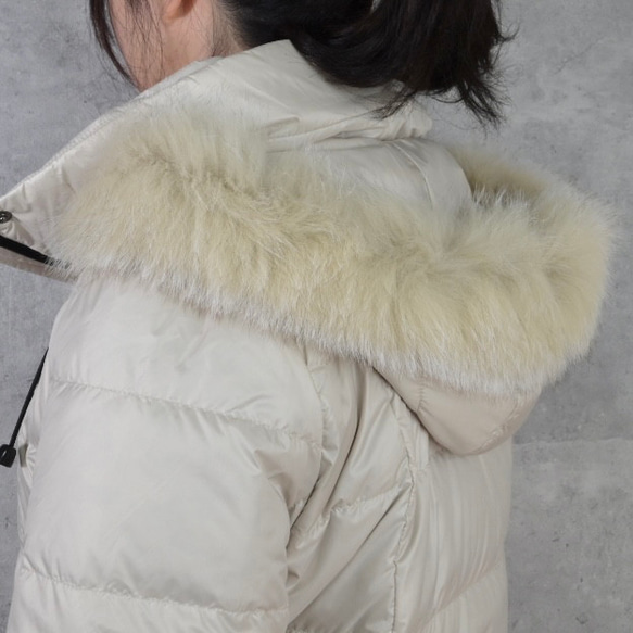 【送料無料】とっても軽くて暖かいダウンコート ふわっふわのブルーフォックス (オフホワイト) 5枚目の画像