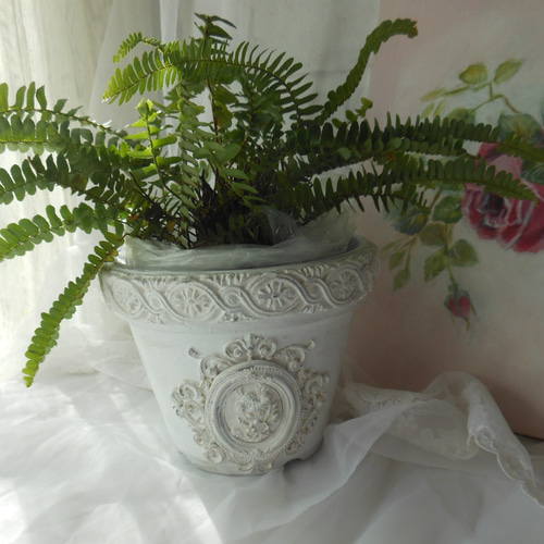シャビーシックなレリーフ飾りの植木鉢カバー（室内用） その他
