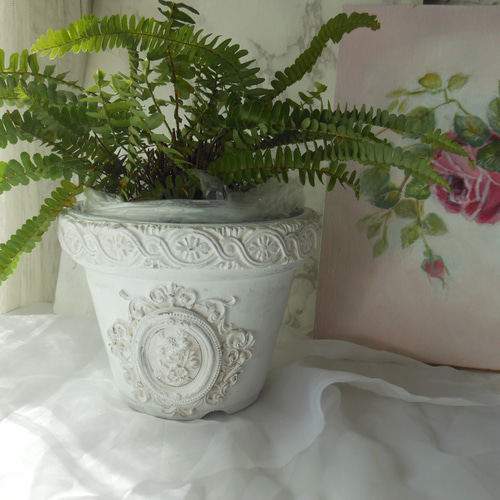 シャビーシックなレリーフ飾りの植木鉢カバー（室内用） その他