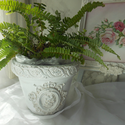 シャビーシックなレリーフ飾りの植木鉢カバー（室内用） その他