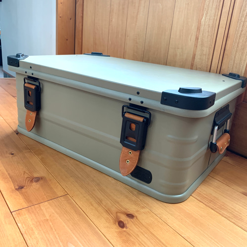 アルミコンテナ50L レザーベルト付き Amazon | アルミコンテナレザーベルト&ハンドル ブラック
