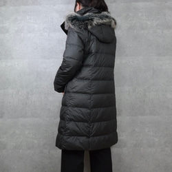 【送料無料】とっても軽くて暖かいダウンコート ふわっふわのブルーフォックス (ブラック) 14枚目の画像