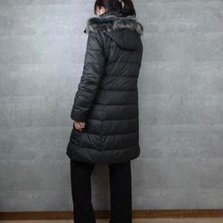【送料無料】とっても軽くて暖かいダウンコート ふわっふわのブルーフォックス (ブラック) 6枚目の画像