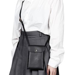 サイド編み上げデザイン シンプル レザー調 スマホポシェット スマホショルダー 3色展開 8枚目の画像