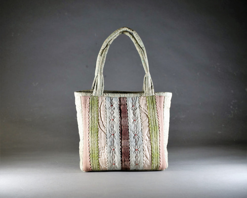 ビクトリアンな感じのバック　パッチワーク　刺繍バック cbaa16463fad555927c6fc48bfb2ea