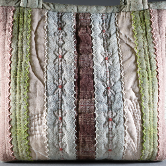 【槑さん手作りバッグ】ストレートパッチワーク刺し子刺繍（中）～ ハンドバッグ.パッチワークバッグ.手縫いバッグ 4枚目の画像