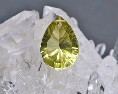 【公式サイト】正規ブランド品通販 コンケーブカット レモンクォーツ 限定～レア 6ct 宝石 14.3mm アクセサリー