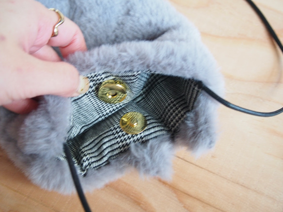 ねこちゃん　ファーポシェット　ファーサコッシュ（グレー） 7枚目の画像