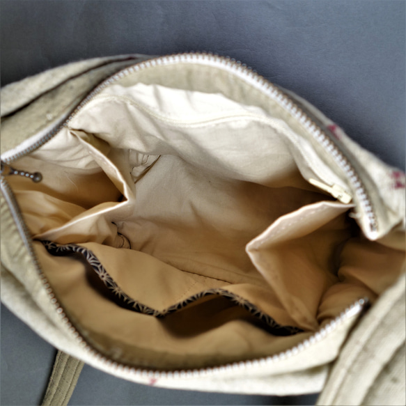【槑さん手作りバッグ】パッチワーク刺し子クロスボディバッグ～手縫いバッグ・ショルダーバッグ・クロスボディバッグ 4枚目の画像