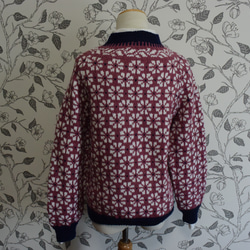 サイト限定価格小豆色とネイビーの小花セーター 6枚目の画像