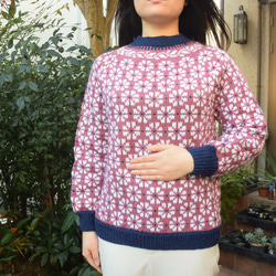 サイト限定価格小豆色とネイビーの小花セーター 1枚目の画像