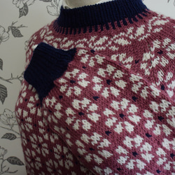 サイト限定価格小豆色とネイビーの小花セーター 7枚目の画像