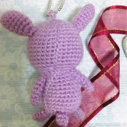 兔年行大運-手作微笑彩晶兔系列編織吊飾 | 紫繡彩晶兔款 第2張的照片