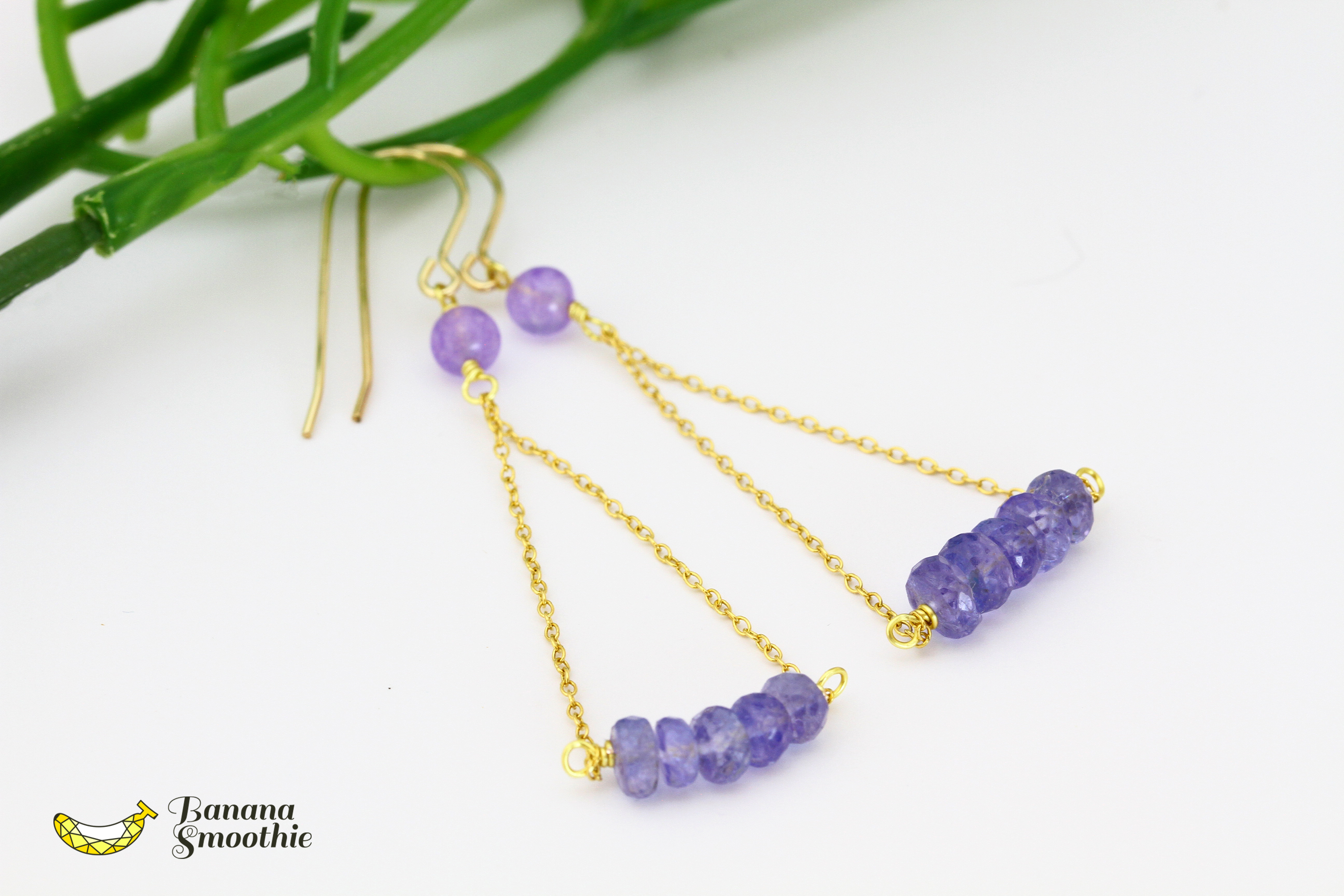 神秘的なパープルカラー タンザナイト チェーンで繋げたロングピアス 14kgf 12月誕生石