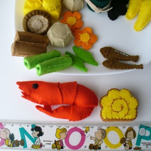 冬限定フェルトの＊おせち お正月 フェルトままごと おもちゃ・人形