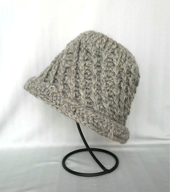 極太毛糸の温か帽子（英国羊毛） 1枚目の画像