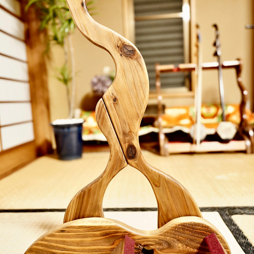 24時間以内に発送】手作り木工 木製三味線スタンド （オイル仕上げ