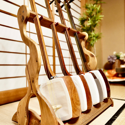 24時間以内に発送】手作り木工 木製三味線スタンド （オイル仕上げ