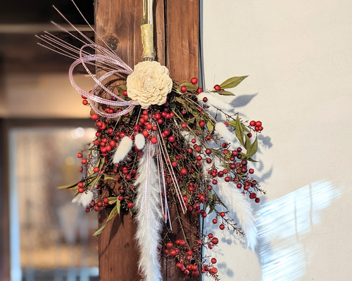出産祝いなども豊富 3日以内に発送します】紅白がめでたい南天の実がほっこり温かな フラワー・リース
