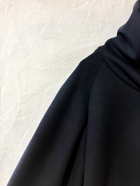 overlap high neck side slit pullover（beetle) 20枚目の画像