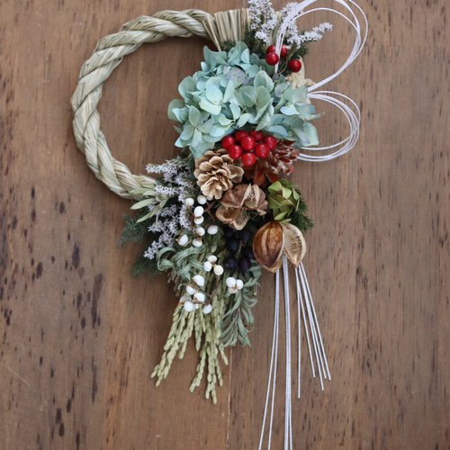 ☆紫陽花とサンキライのお正月飾り ☆ドライフラワー ボタニカル