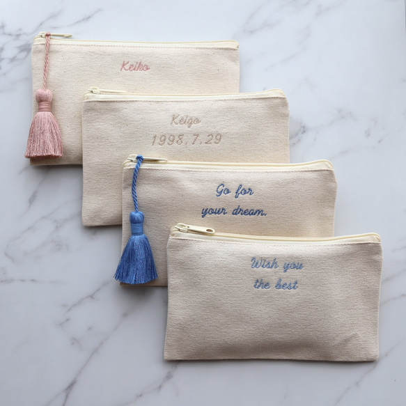 【手書き風筆記体】フラットポーチmini ┃名入れ メッセージ 刺繍 イニシャル 名前入れ 名前入り 文字入れ 12枚目の画像