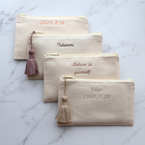 手書き風筆記体】フラットポーチmini ┃名入れ メッセージ 刺繍
