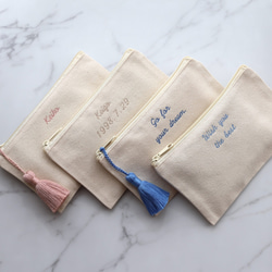 【手書き風筆記体】フラットポーチmini ┃名入れ メッセージ 刺繍 イニシャル 名前入れ 名前入り 文字入れ 13枚目の画像