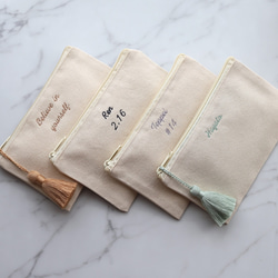 【手書き風筆記体】フラットポーチmini ┃名入れ メッセージ 刺繍 イニシャル 名前入れ 名前入り 文字入れ 14枚目の画像