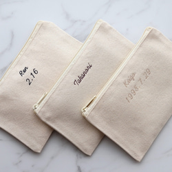 【手書き風筆記体】フラットポーチmini ┃名入れ メッセージ 刺繍 イニシャル 名前入れ 名前入り 文字入れ 18枚目の画像