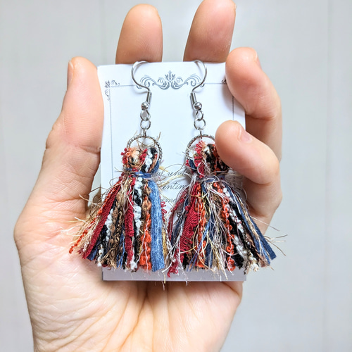 華やか☆かっこいい 引き揃え糸のカラフルタッセルピアス・ネイティブ