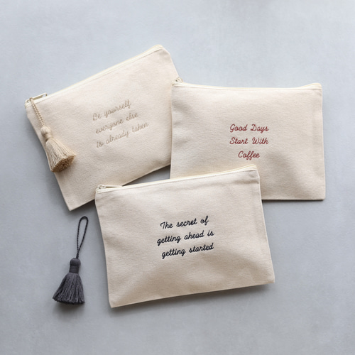名入れ メッセージ刺繍 フラットポーチ｜母子手帳ケース・通帳・お薬