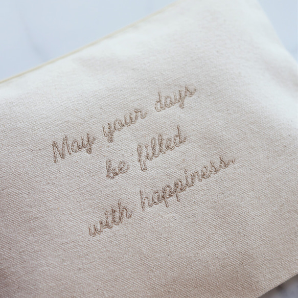 【手書き風筆記体】名入れ 3段メッセージ フラットポーチ ┃刺繍 イニシャル 名前入れ 名前入り 文字入れ 16枚目の画像