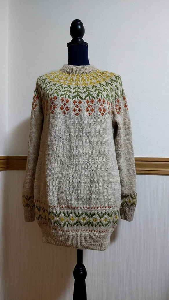 お花のヨーク編みセーター 1枚目の画像